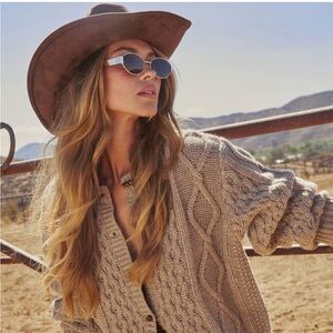 VICI Meneah Cable Knit Cardigan - taupe